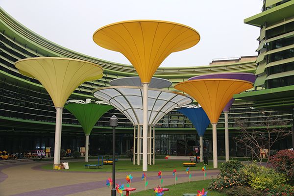 杭州未來科技城第一小學(xué)、幼兒園景觀傘.JPG